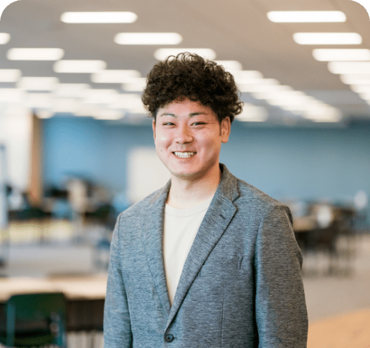 デジタル・データサイエンス 社員 03