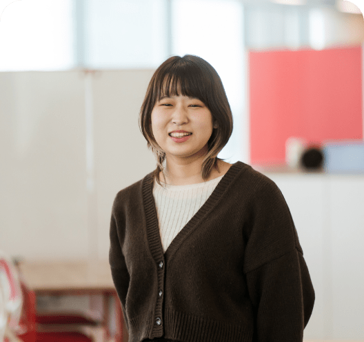 パッケージソリューション 社員 01